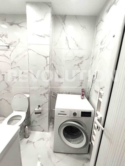 Луксозен тристаен апартамент в района на Окръжна болница