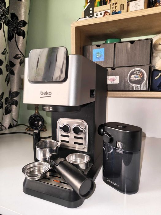Espressor manual BEKO CaffeExperto CEP5304X, 1.1l, 1600W, 15 bar, negru-argintiu