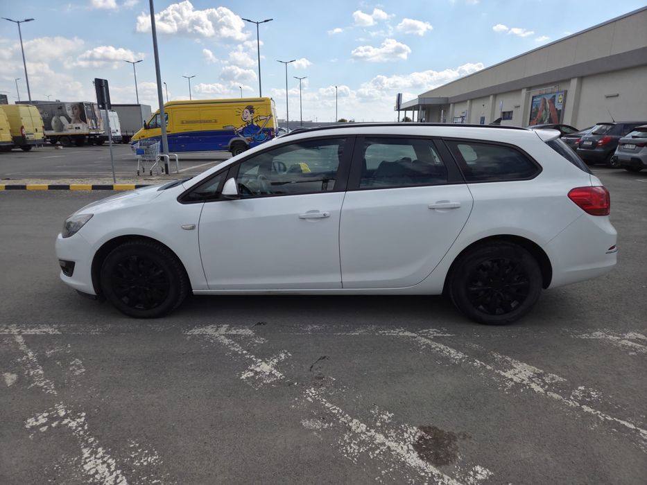 Opel astra j sport tourer 2014