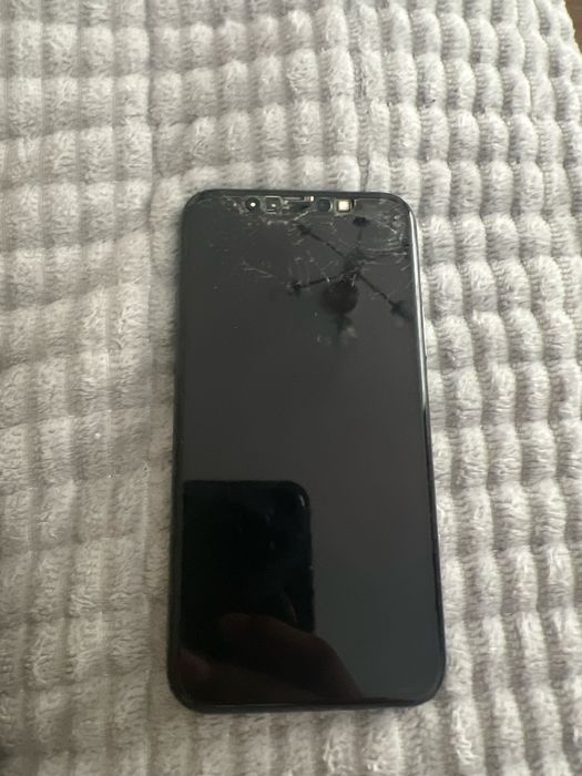Продаю iphone 11 pro срочноо!!!