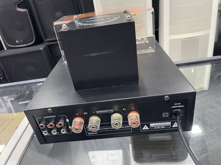 Lzban High fidelity Tube amplifier