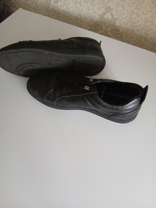 Туфли на мальчика 39 размер. Кожаные.