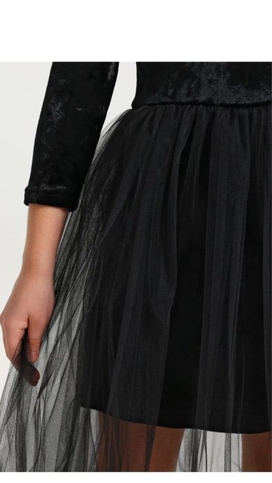 Платье продам Wednesday