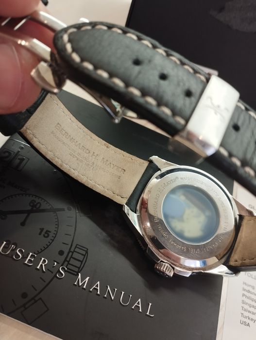 Наручные часы Bernard H. Mayer FORCE