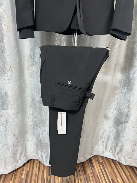 Costum Dior, pentru evenimentul din viata ta