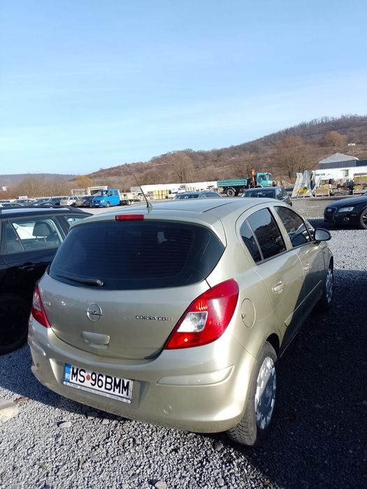 Vând Opel CORSA  anul fabricației 2007