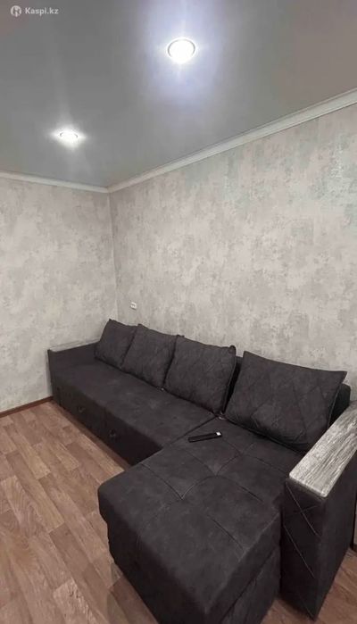 Диван для гостиной.