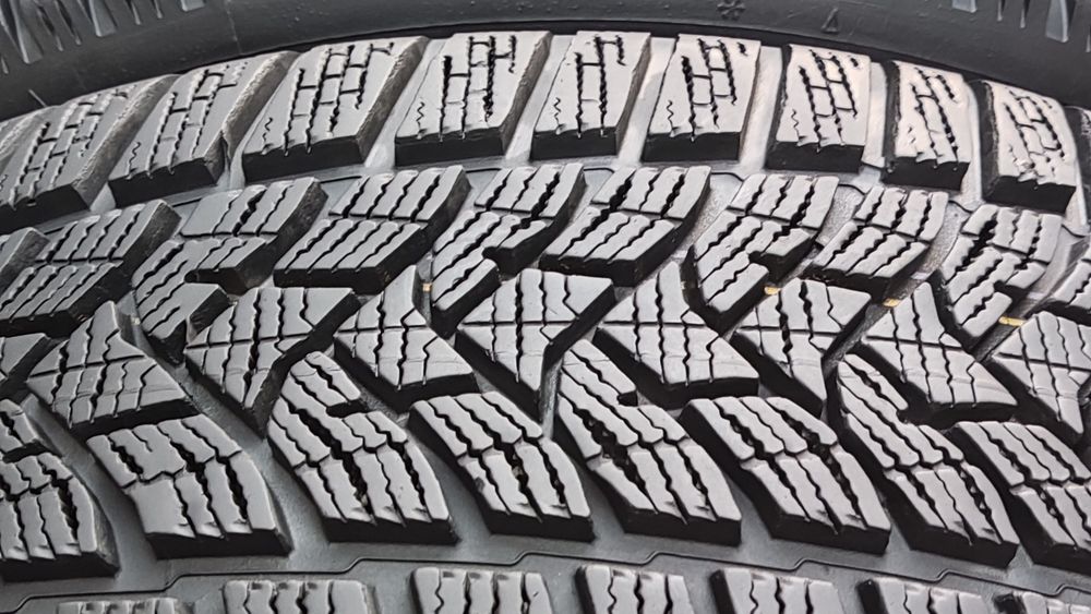 2броя зимни гуми 205/55/16 Dunlop Winter Sport 5 
dot24
8.3mm