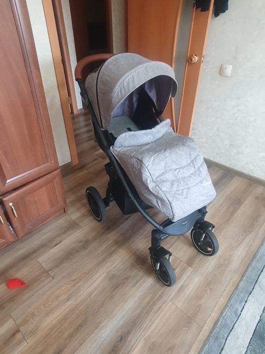 Продам каляску Томикс