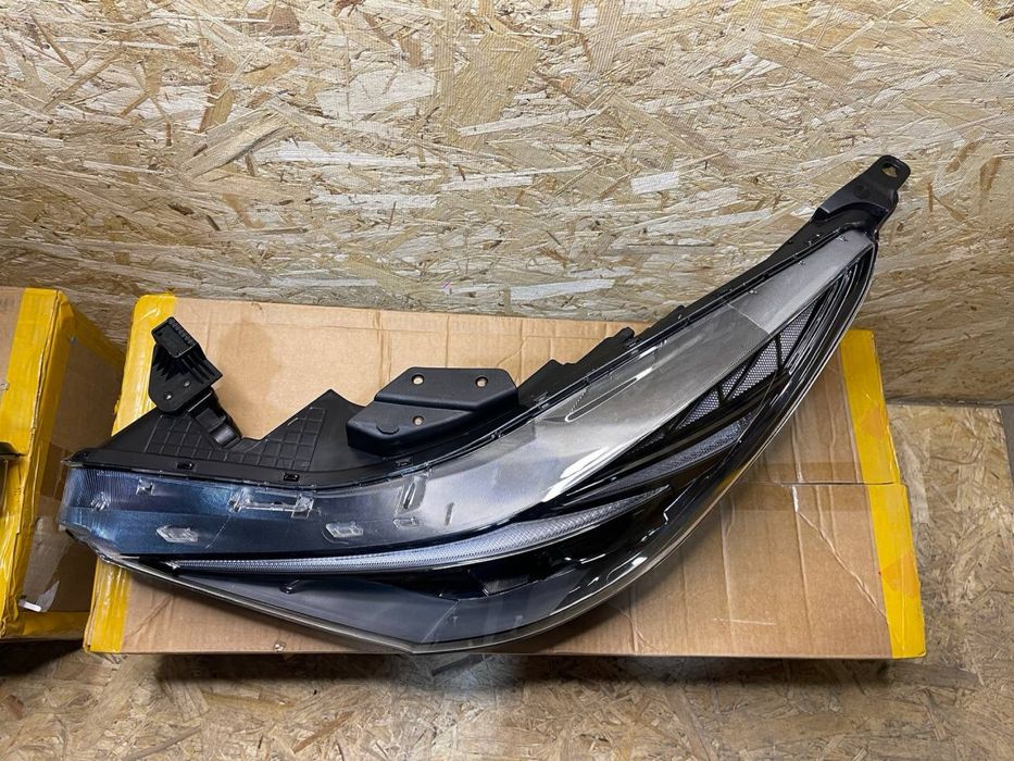 Фары на Hyundai Elantra 2020