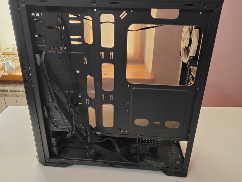 Продам корпус cougar