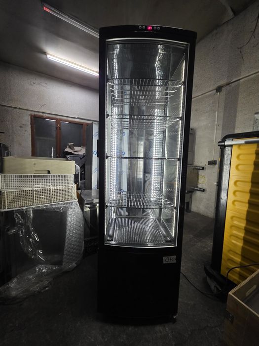 Сладкарска хладилна витрина с LED осветление