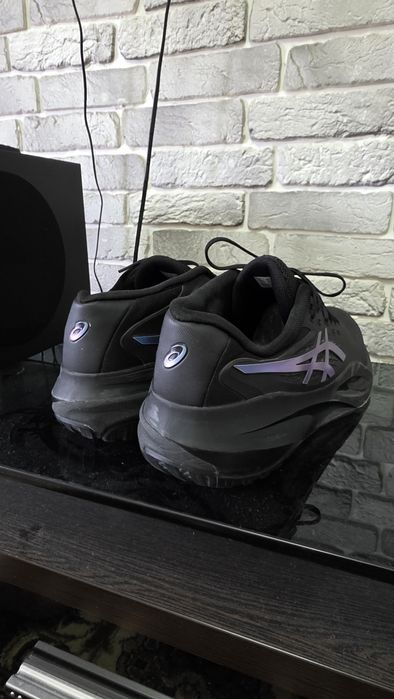 Оригинальные кроссовки asics