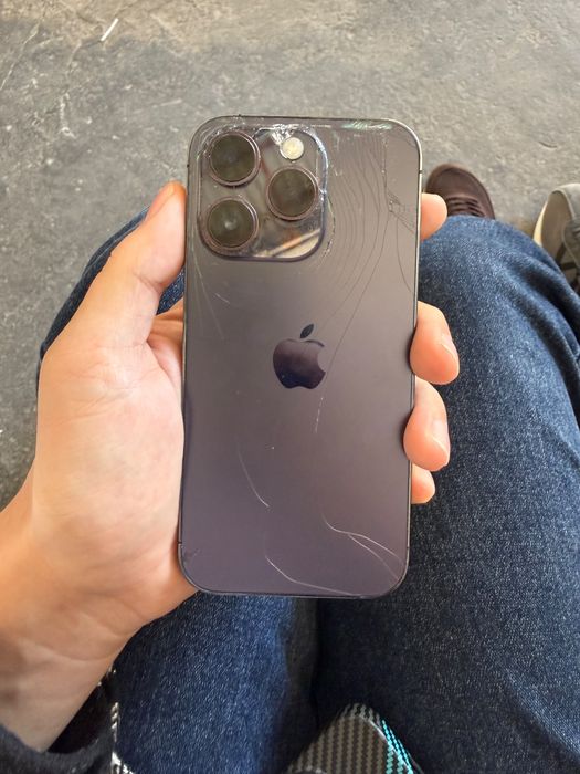 iPhone 14 pro……..