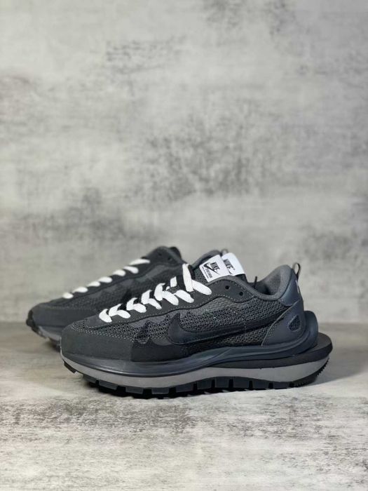 Нови дамски маратонки Nike Vaporwaffle sacai Black grey