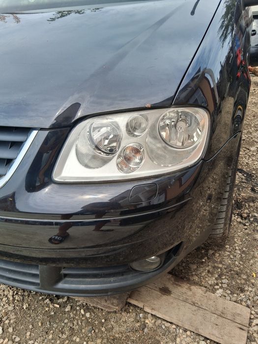 Vând faruri de Volkswagen Touran