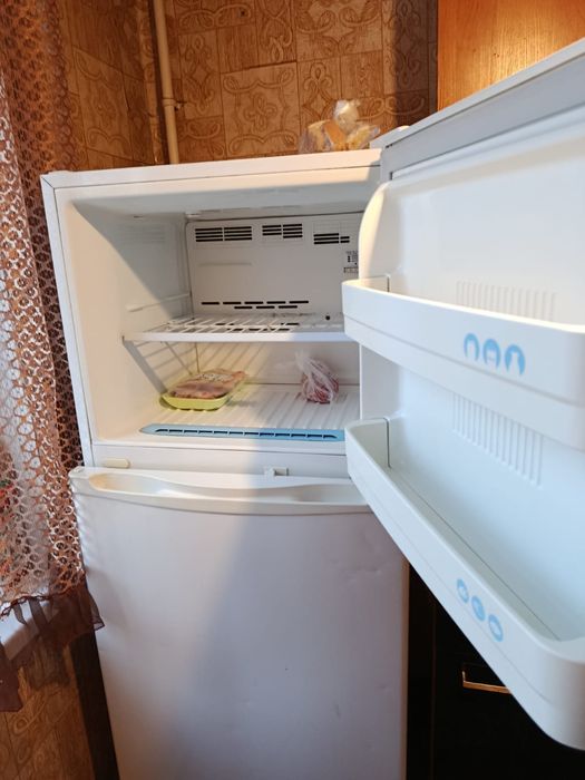 холодильник работает отлично