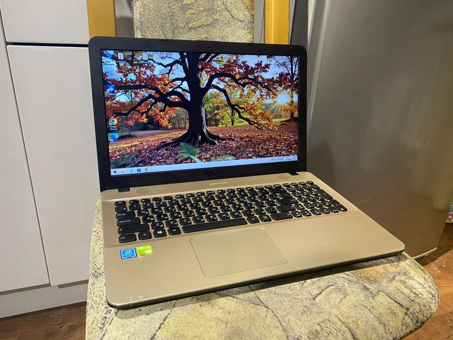 ASUS Vivobook intel 4x core/Nvidia GeForce/SSD