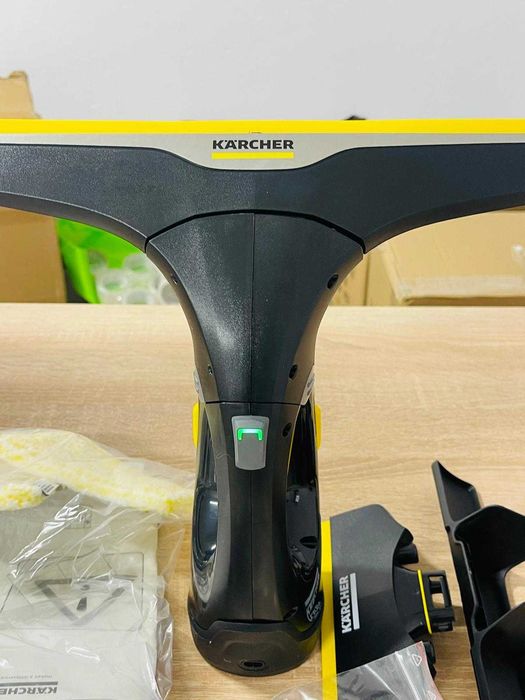 Aspirator pentru ferestre cu acumulator Kärcher WV 2 Black Edition