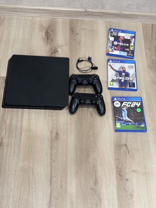 Продавам Playstation 4(ps4)