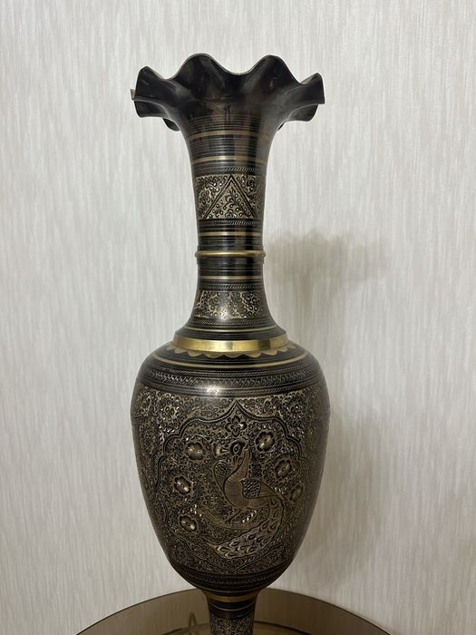 Latunniy vaza Indiyskiy