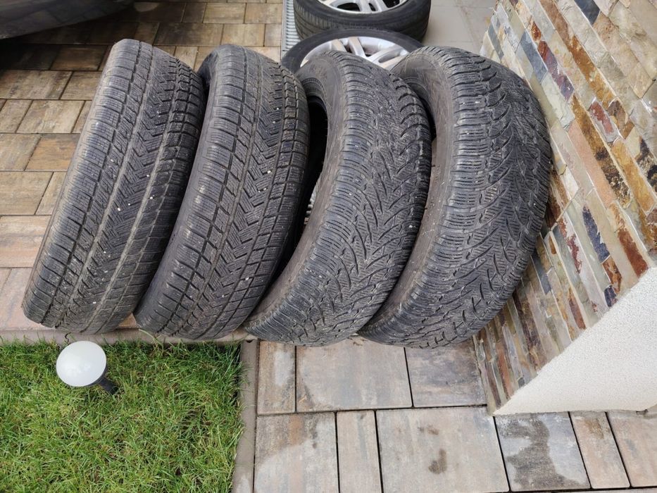 Cauciucuri iarna SUV 215 65 R17