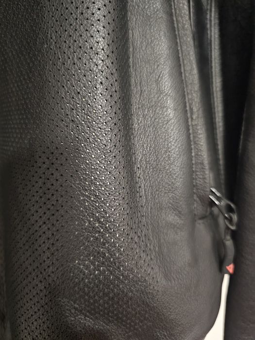 Vand geaca de piele cu Goretex Dainese, dama marimea 42/M
