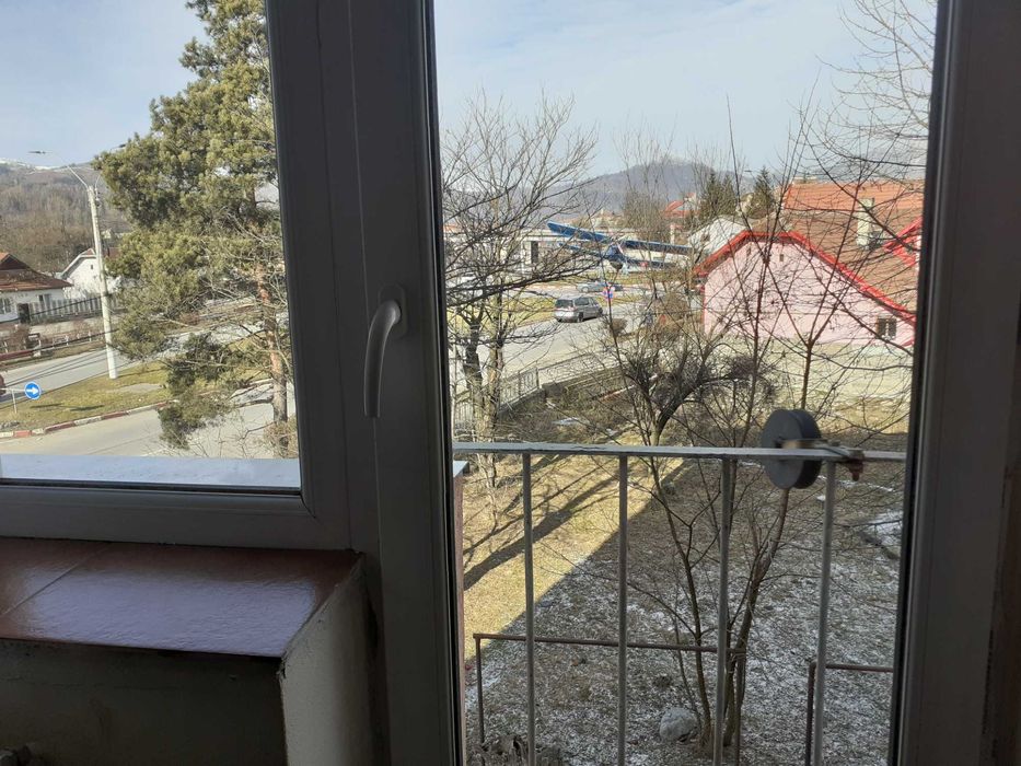 Apartament 2 camere Petroșani zona foarte bună LIDL de închiriat