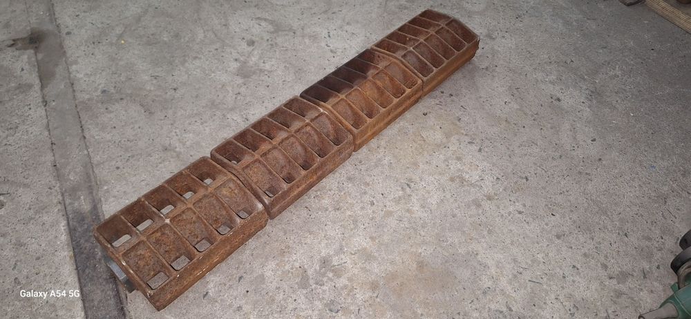 Продам чугуные батареи.