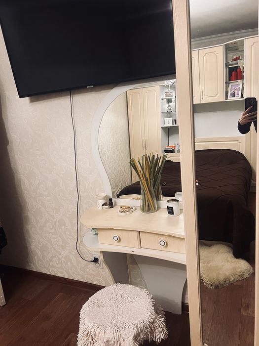 Продам спальный гарнитур