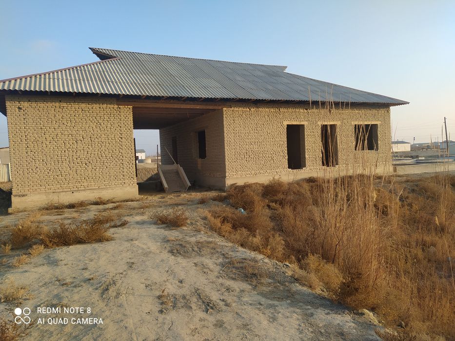 Hovli uy barcha xujjatlari bilan