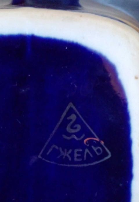 Новый чайник Гжель