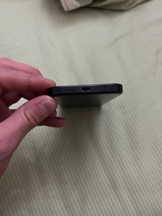 продам айфон 16 про