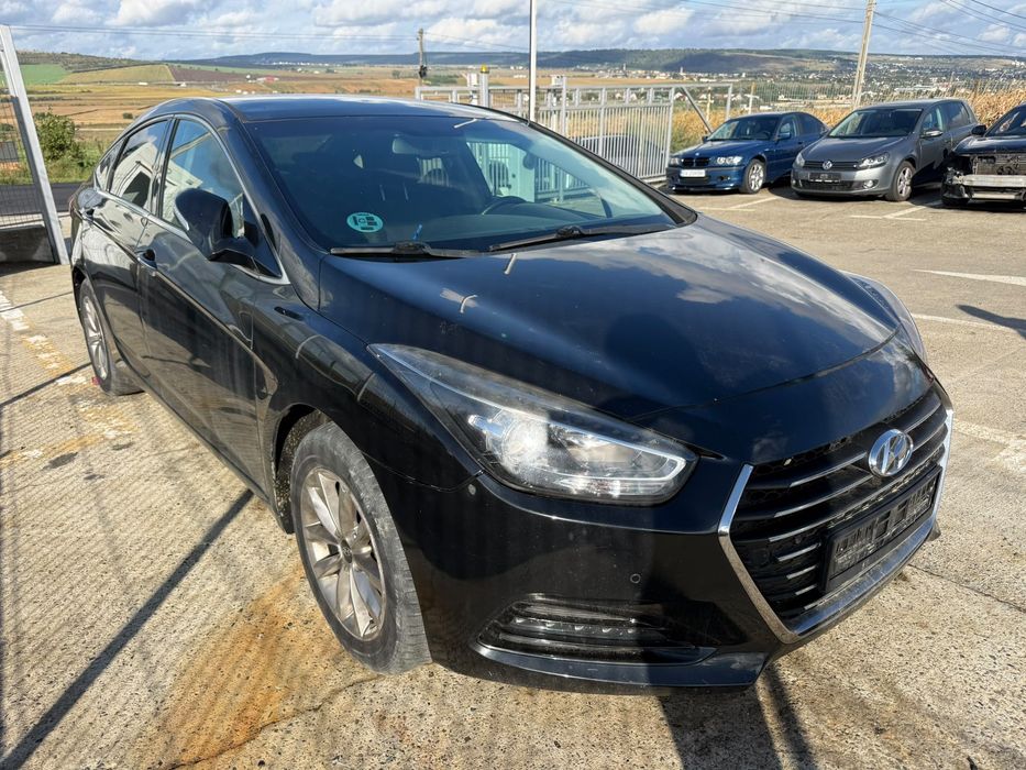 Dezmembrez Hyundai i40 facelift negru berlina 2016 1.7 crdi D4FD euro 6 volan stanga