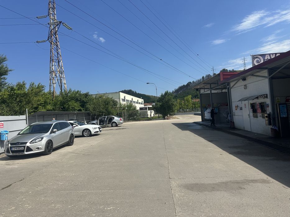Teren cu constructii!