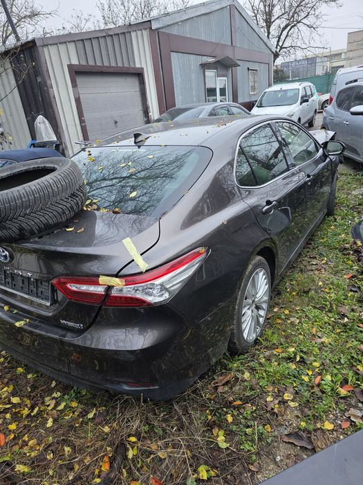 Dezmembrez Toyota Camry 2021.