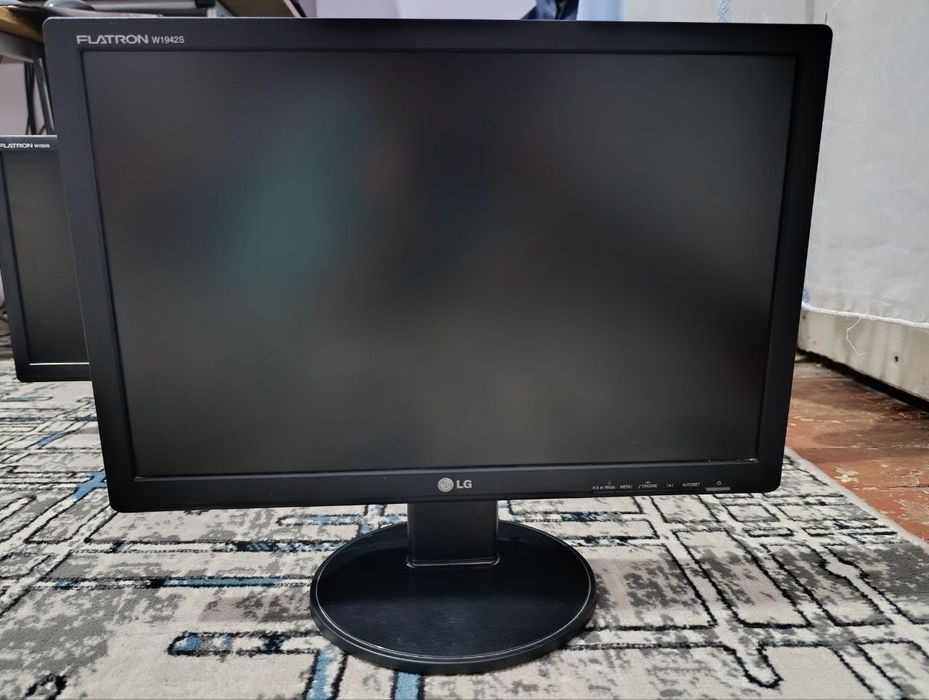 Monitorlar ishlatilgan yaxshi xolatda