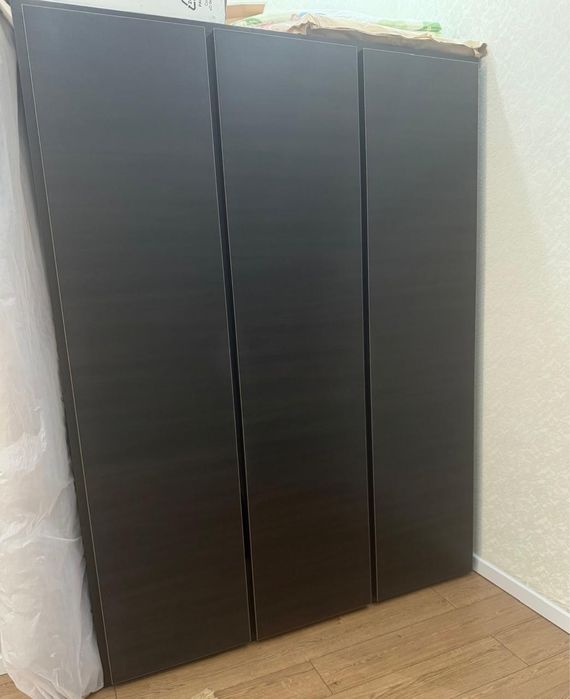 Продается шкаф с комодом