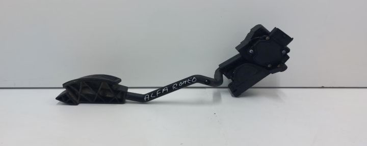Pedala acceleratie 46803400 Alfa Romeo 147  seria