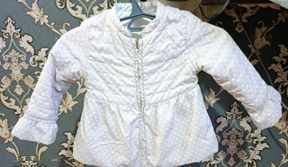 Тонкие курточки на девочку