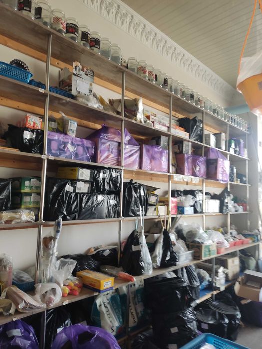 Qurilish mollari do'koni tovarlari sotiladi