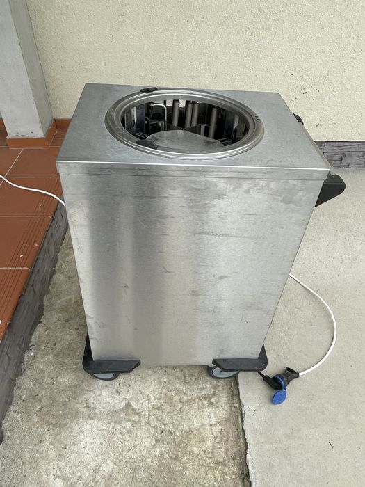 Distribuitorul de farfuri încălzit