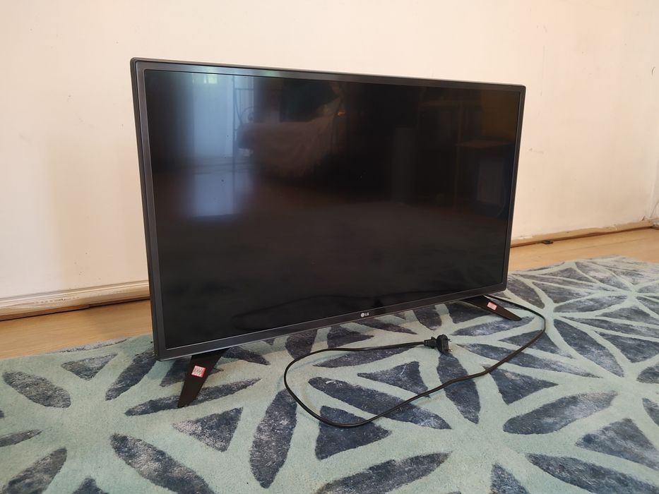 LG Smart TV LED 32" Full HD – Model 32LH6047