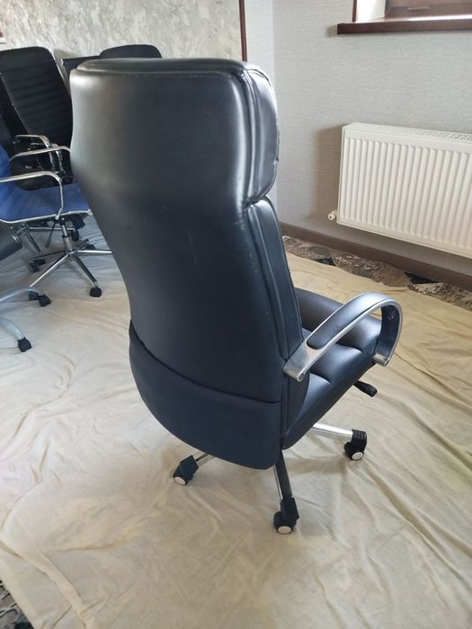 Продам офисное кресло