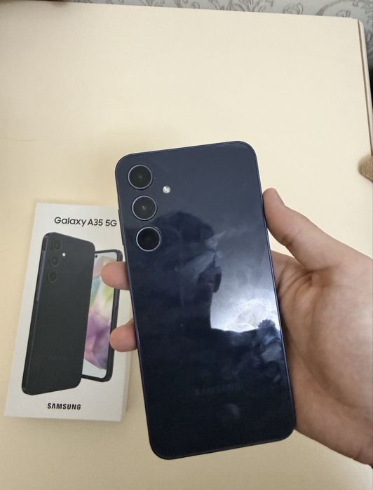 Samsung A35 5G.
