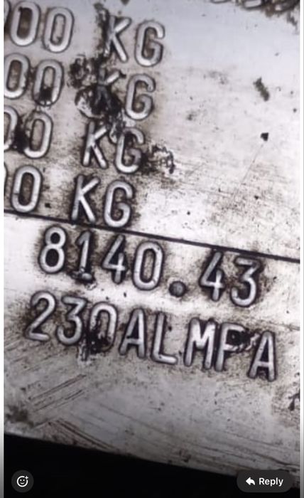 Продавам двигателя от снимките 2.8