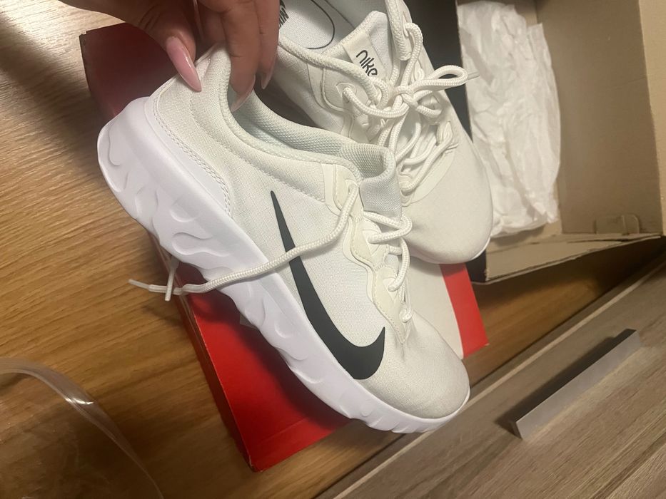Маратонки Nike дамски