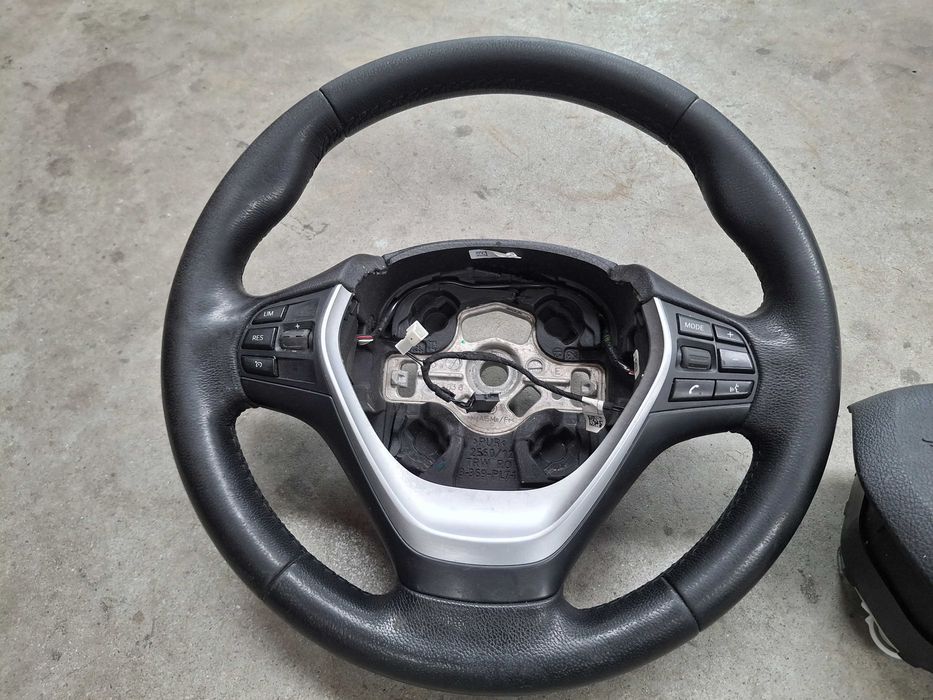 Volan F30 Sport-Line Multifunctional Imbracat in Piele