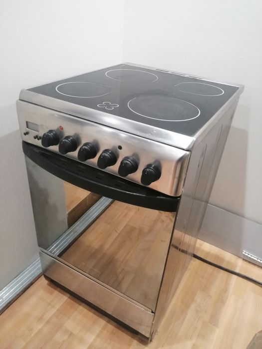 Продам электроплиту ARISTON