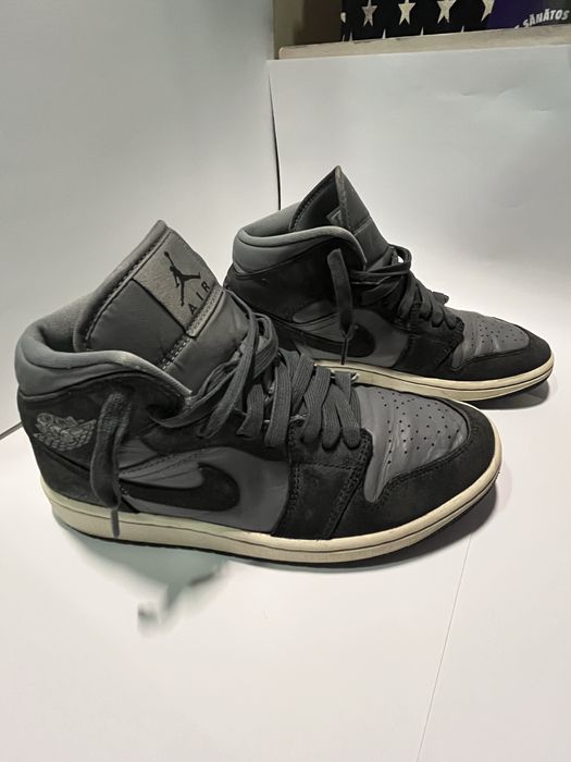 Air Jordan 1 Mid "Distressed Smoke Grey" marimea 39